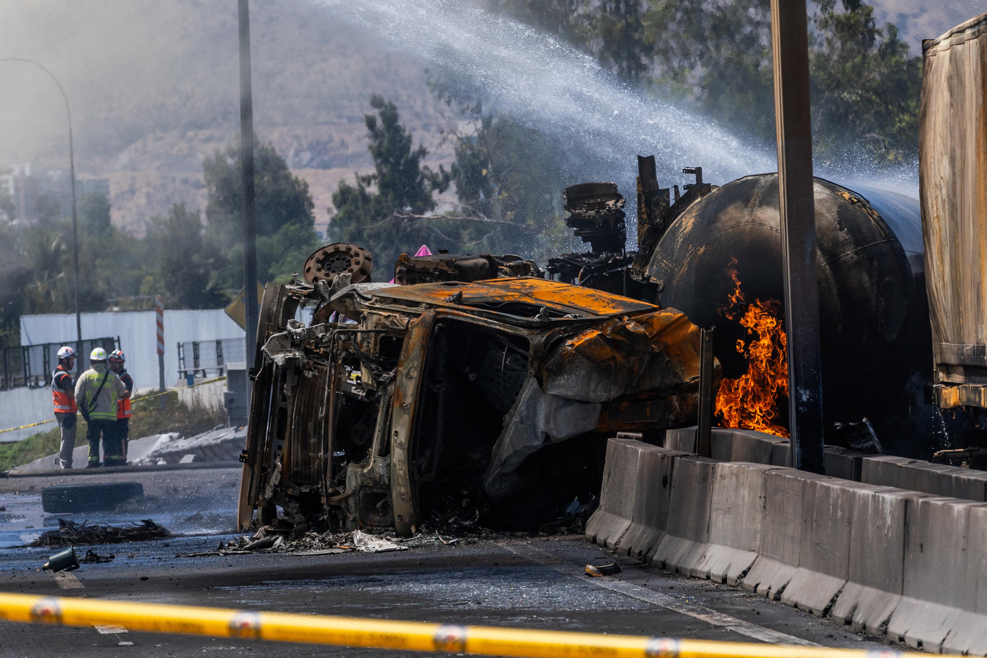 Incendio de un camión de gas en Chile