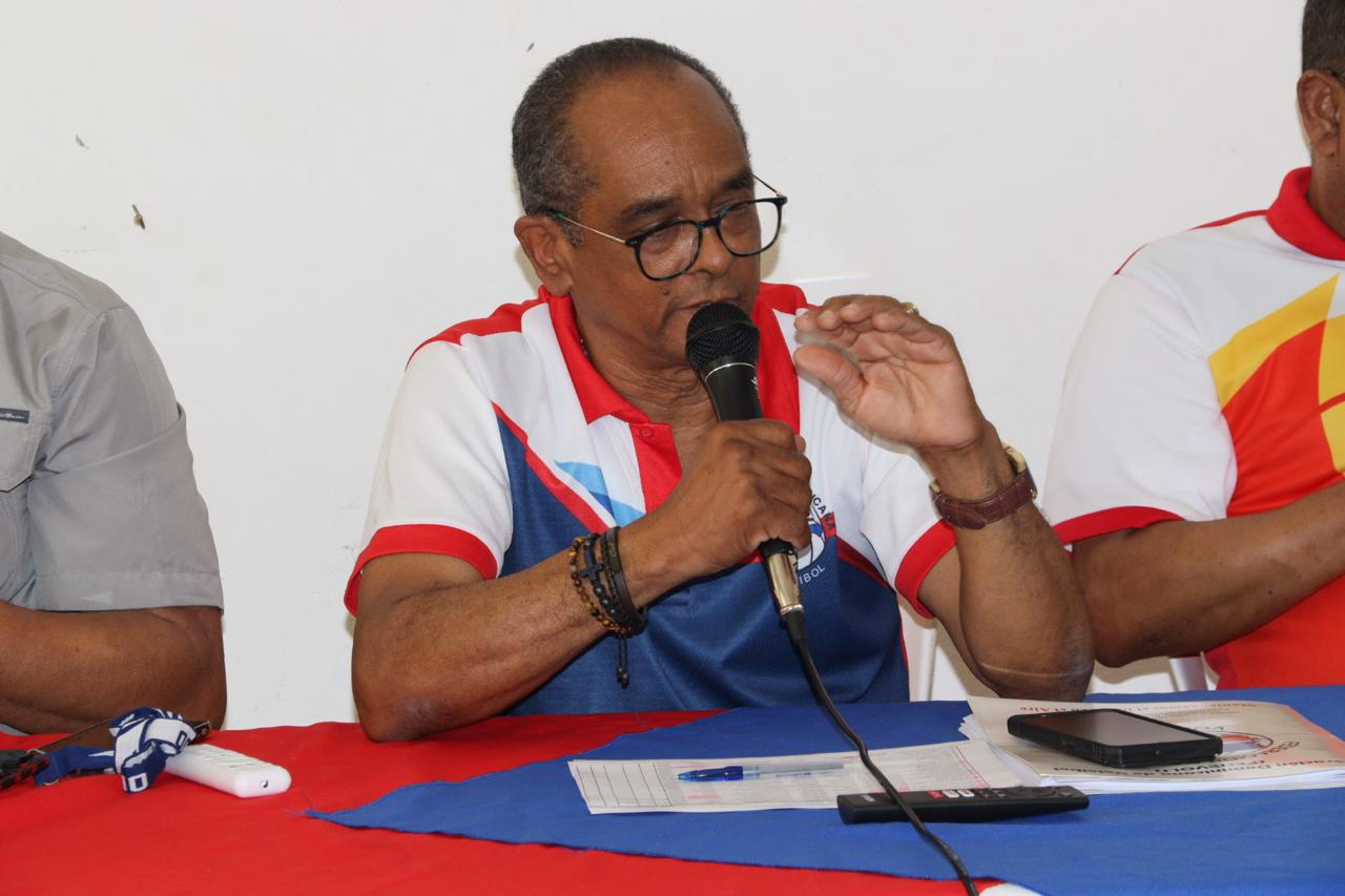 Salvador Bautista Montes De Oca, presidente del Colegio Dominicano de Árbitros y Anotadores de Voleibol.