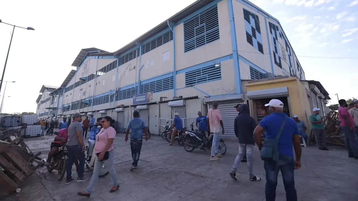 Congresistas investigan extorsiones a comerciantes en el comercio con Haití