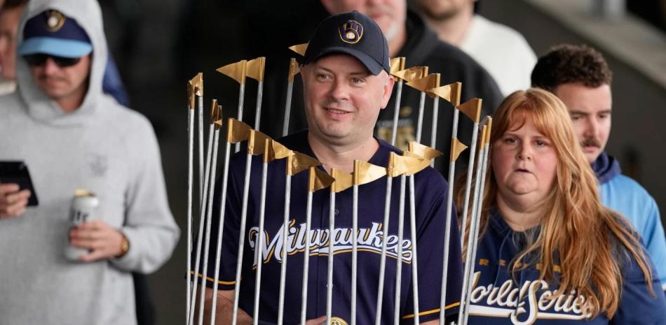 Milwaukee celebra a lo grande: ¡fanáticos llenan las calles por el título!