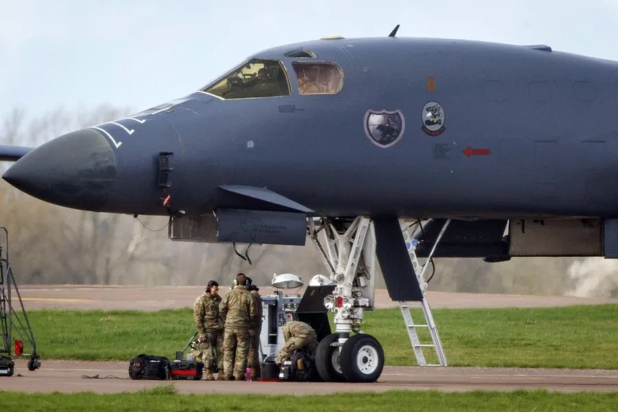 EE.UU. retira todos sus bombarderos de una base aérea en Reino Unido tras un incidente de seguridad